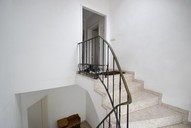 Vermietung 4 Zimmer Zella-Mehlis Dachgeschoss Treppenhaus mit Zugang zur Wohnung