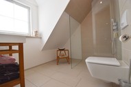 Vermietung 4 Zimmer Zella-Mehlis Dachgeschoss kleines Bad