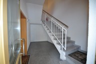 Vermietung 2 Zimmerwohnung Benshausen Hausflur