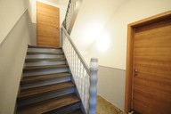 Vermietung 3 Zimmer Suhl Nähe Innenstadt Obergeschoss Treppenhaus