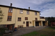 Verkauf Einfamilienhaus Suhl Nähe Innenstadt Zufahrt zum Haus und Garagen