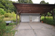 Vermietung 3-Zimmerwohnung Wichtshausen Ansicht Carport und Kfz-Stellplatz