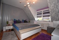 09-schlafzimmer.jpg