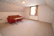 Verkauf frei stehendes Einfamilienhaus in Einsiedel Kinderzimmer 1