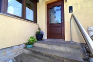 Verkauf Dreifamilienhaus Hinternah Hauseingang
