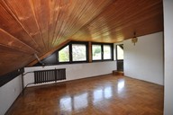 Verkauf frei stehendes Einfamilienhaus Suhl Goldlauter Schlafzimmer mit Zugang zum Balkon
