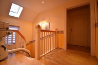 Verkauf frei stehendes Einfamilienhaus Suhl, Dietzhausen Treppenhaus mit Treppenlift