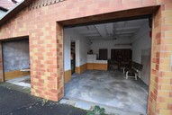Verkauf Freistehendes Ein- bis Zweifamilienhaus mit viel Nebengelass Ansicht Garage 4