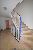 Verkauf von zwei 2-Zimmer-Eigentumswohnungen Suhl Goldlauter Treppenhaus