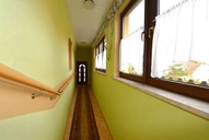 Verkauf freistehendes Einfamilienhaus mit 3 Garagen in Beinerstadt Eingang 