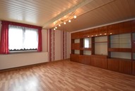 Verkauf freistehendes Einfamilienhaus mit 3 Garagen in Beinerstadt Wohnzimmer