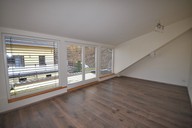 Verkauf Einfamilienhaus mit Einliegerwohnung in Suhl Neundorf Zimmer mit Zugang zum Balkon