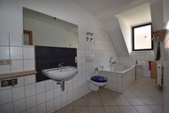 Vermietung 2 Zimmer Suhl Innenstadt Dachgeschoss Bad
