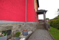 Vermietung Praxisräume Themar Hauseingang
