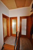 Verkauf freistehendes Einfamilienhaus mit Freizeitbungalow Flur