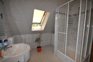 Verkauf freistehendes Einfamilienhaus mit Freizeitbungalow Bad