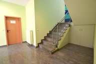 Verkauf Büro- und Werkstattgebäude nahe der Autobahnauffahrt Treppenhaus
