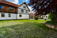Vermietung 3 Zimmer Benshausen Parkplatz