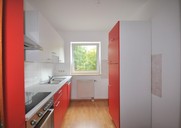 Vermietung 2 Zimmerwohnung Suhl Richtung Goldlauter Küche mit Fenster und Einbauküche
