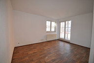 Vermietung Singlewohnung Zella-Mehlis Wohn- und Schlafbereich mit Zugang zum Balkon
